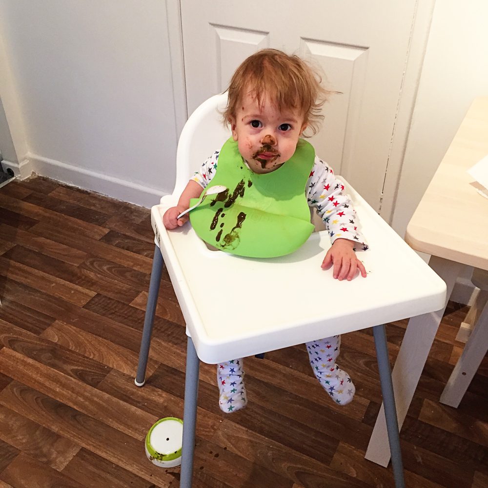 Messy toddler: healthy eating for children