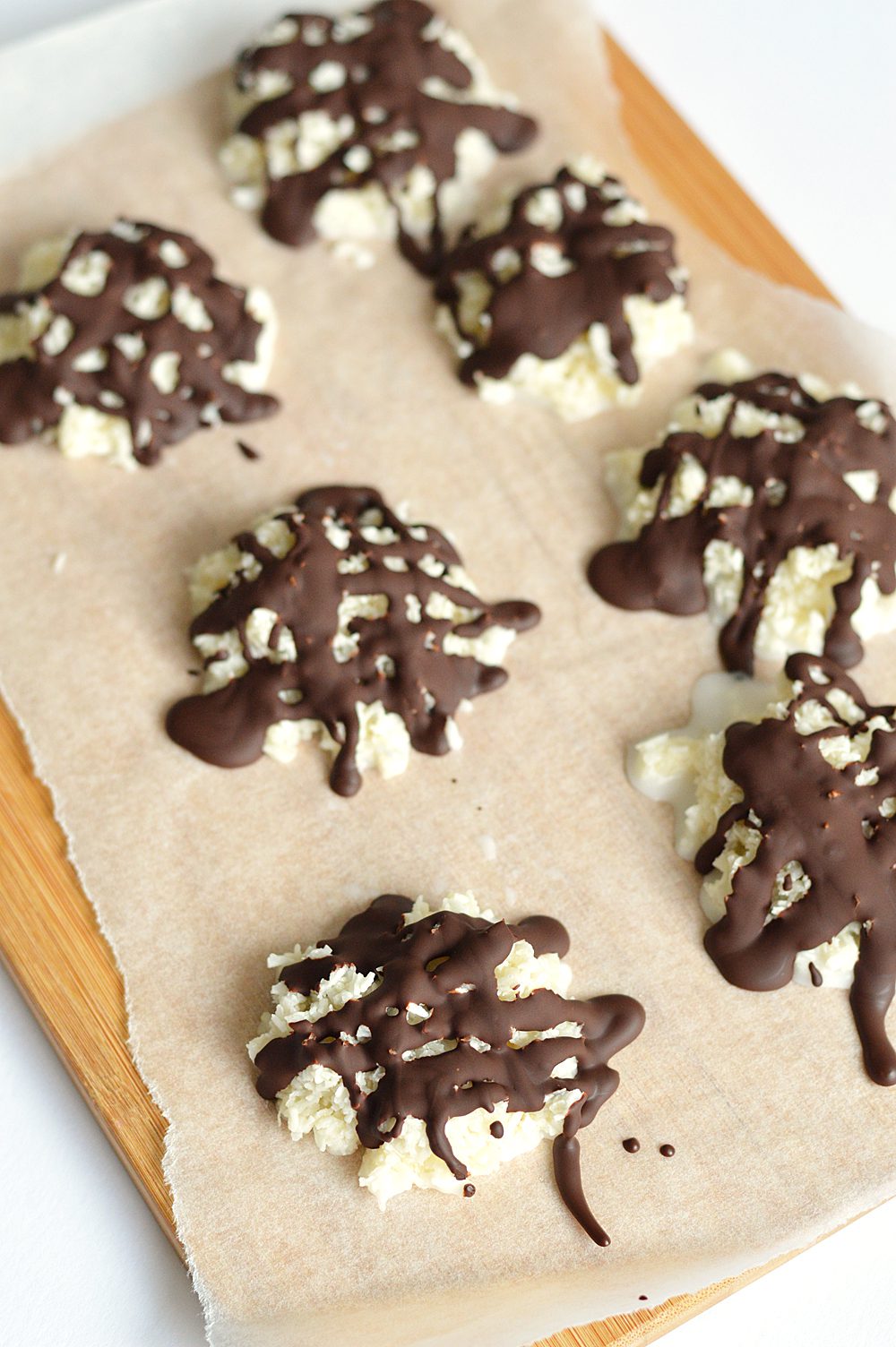 Coconut chocolate and peppermint treats: healthy peppermints
