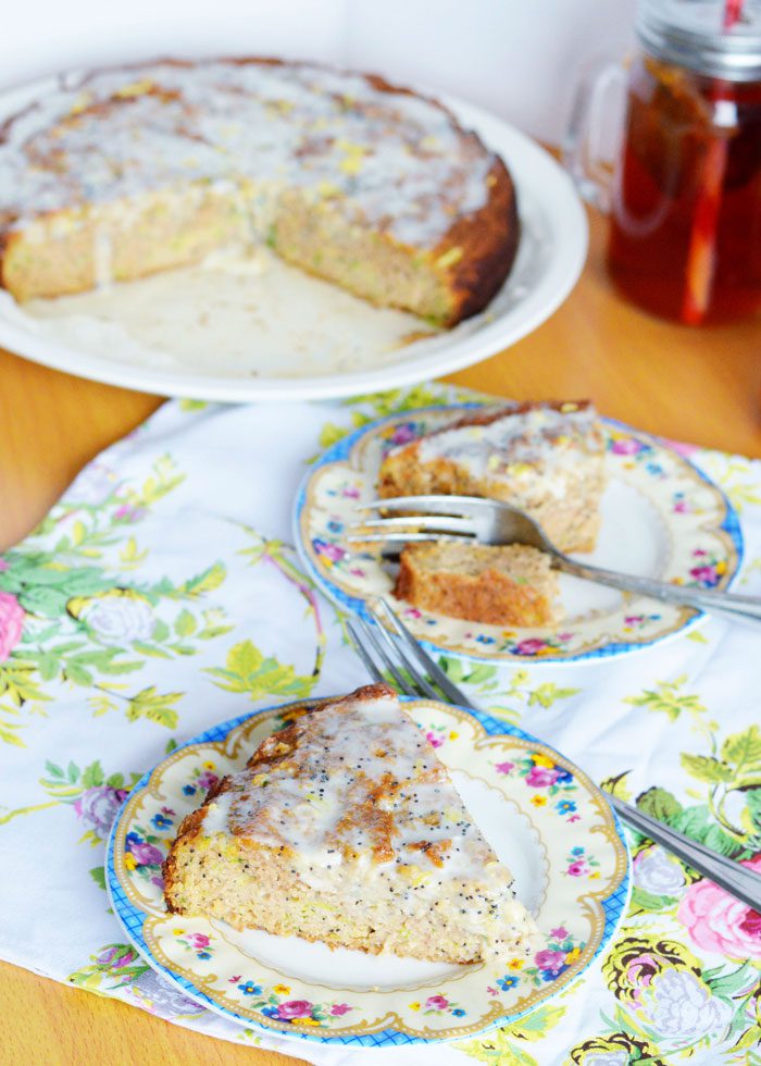 Lemon courgette poppyseed cake 1