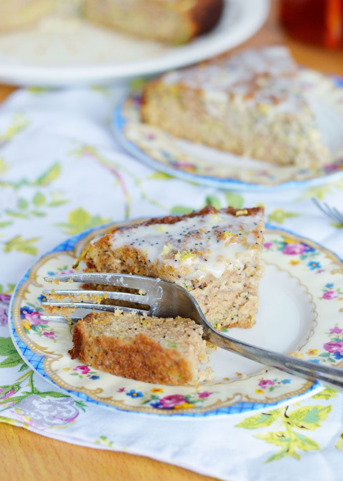 Lemon courgette poppyseed cake 2