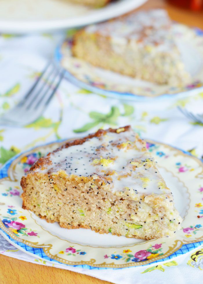 Lemon courgette poppyseed cake 3