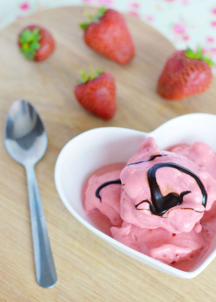 Strawberry frozen yoghurt 2