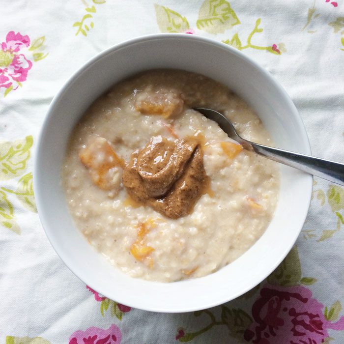 Apricot porridge with almond butter