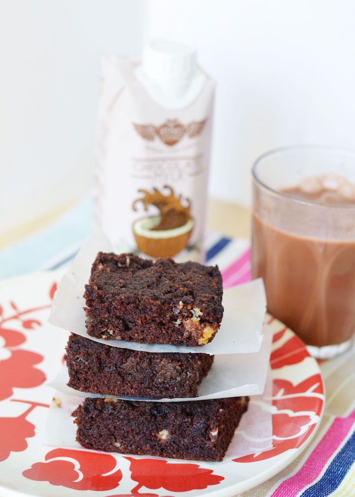 Recipe: Chocolate Chunk Cake bars with Rebel Kitchen Chocolate Milk