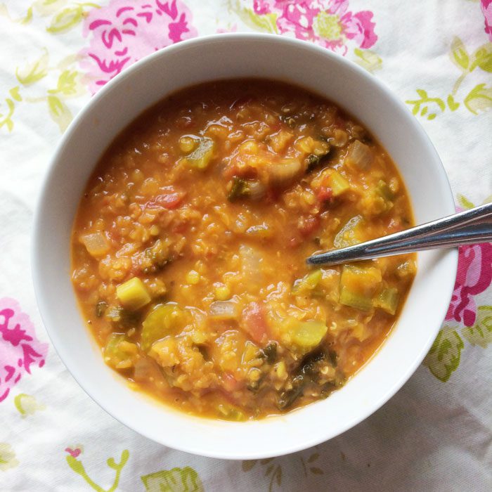 Red lentil tomato and kale souo