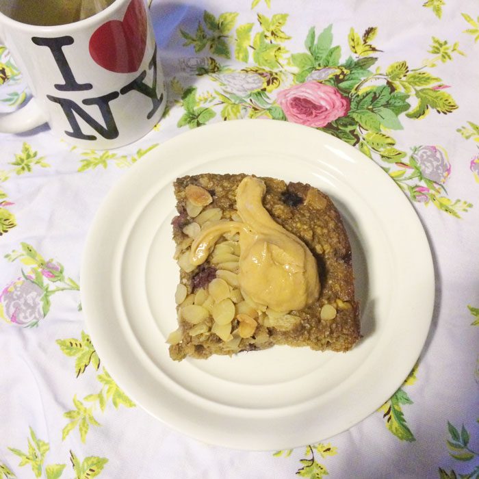 Baked oats and green tea