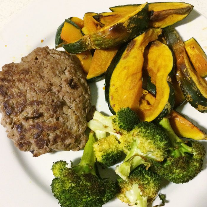 Organic beef burger with kabocha squash and broccoli