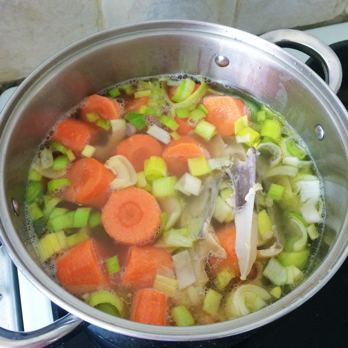 Chicken bone broth